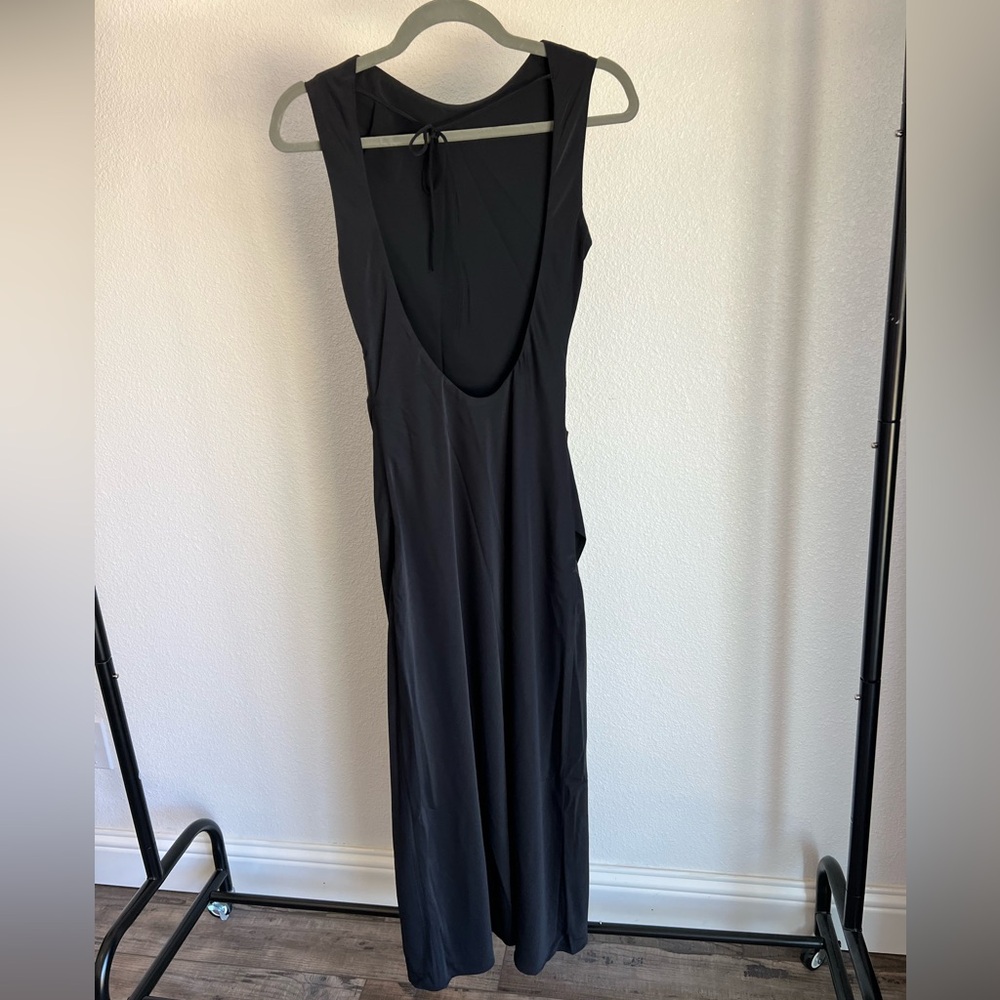 NWT - Abercrombie & Fitch - Open Back Black Midi Dress - Size Small - Picture 5 of 6
